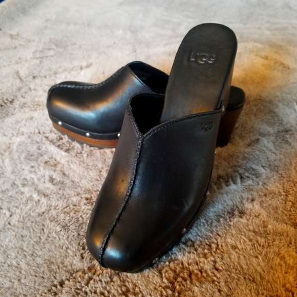 UGG Shoes - UGG judi Leather clogs size 8